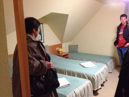 Hotelszoba pótággyal